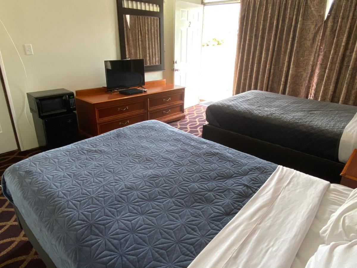 Sonrise Inn Breezewood Екстериор снимка